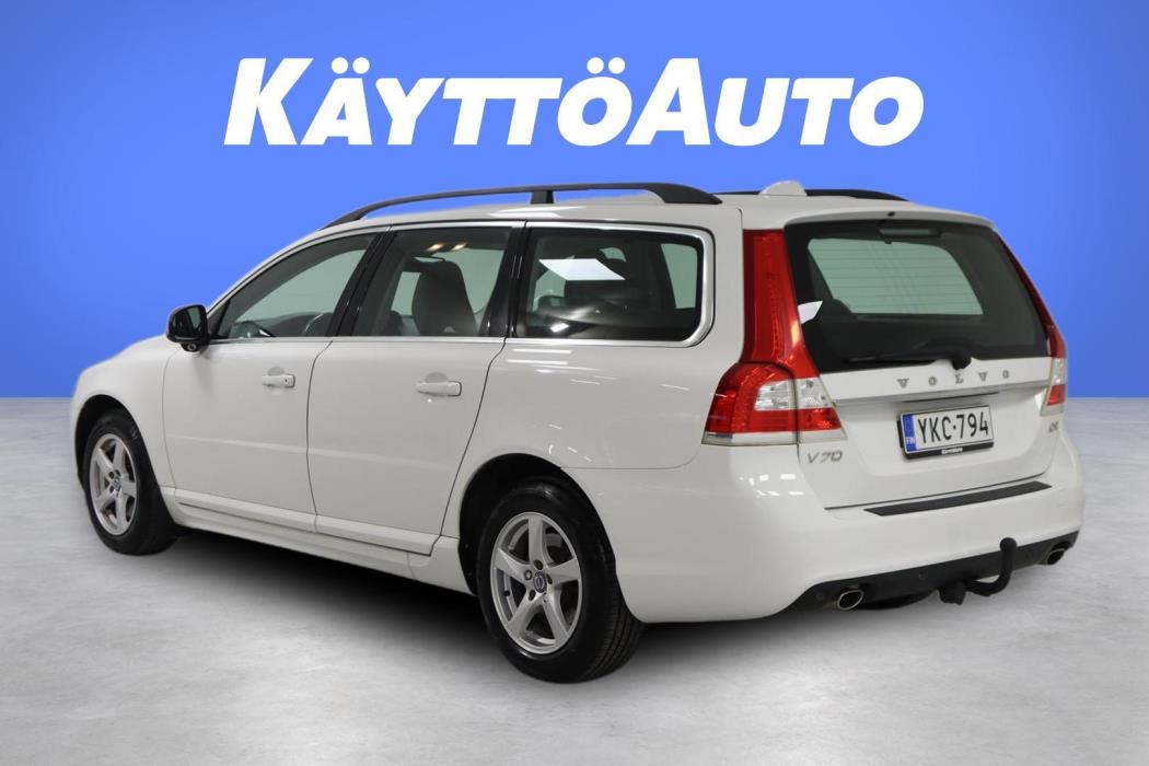 VOLVO V70 2015