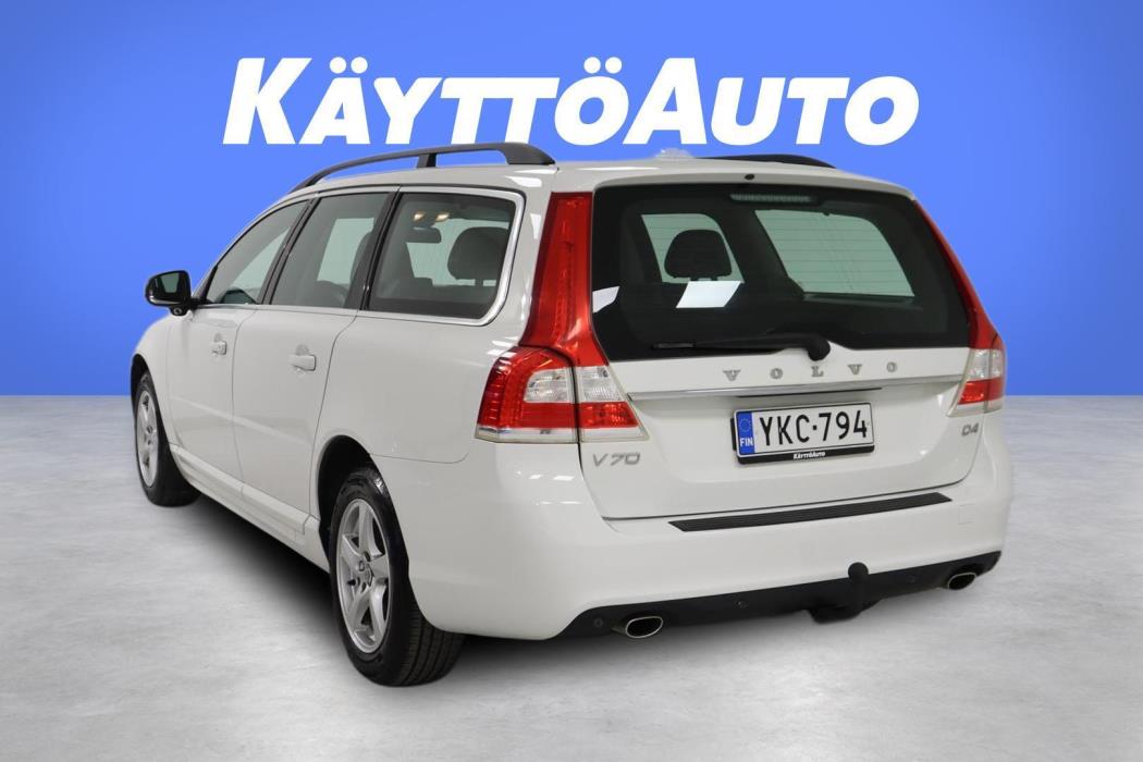VOLVO V70 2015