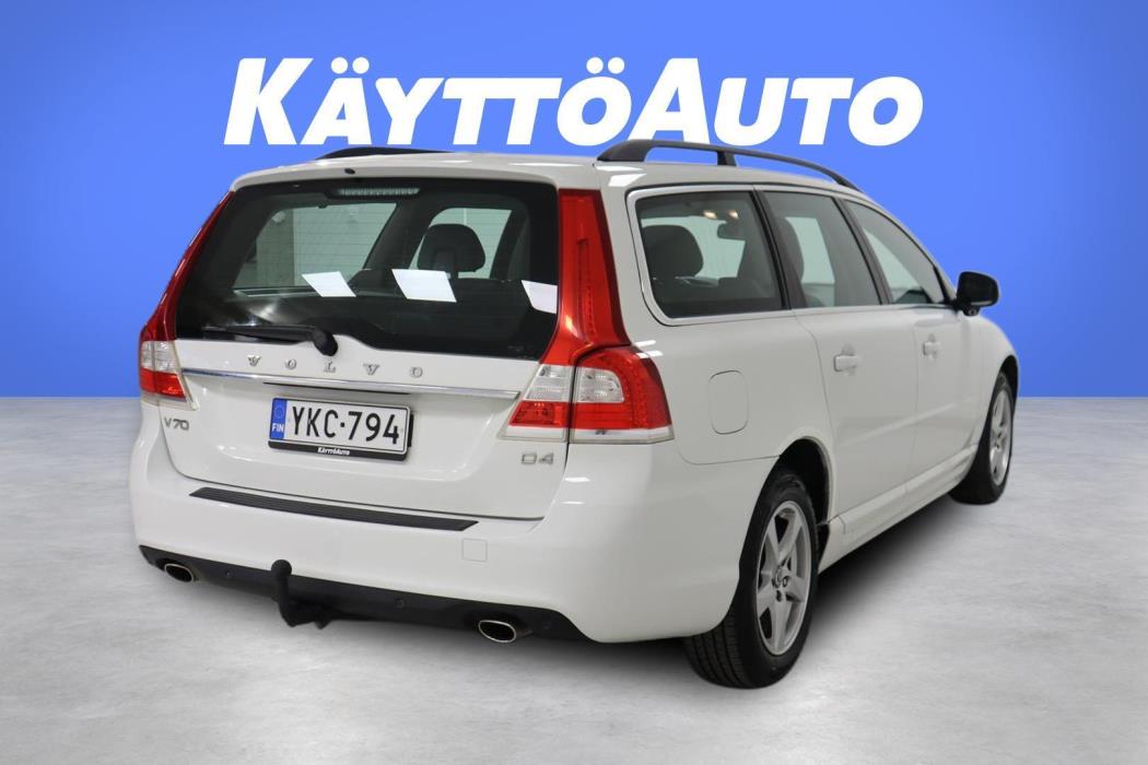 VOLVO V70 2015