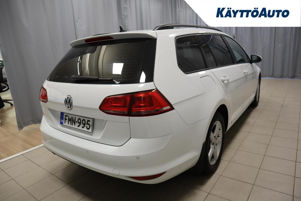 VOLKSWAGEN Golf 2016