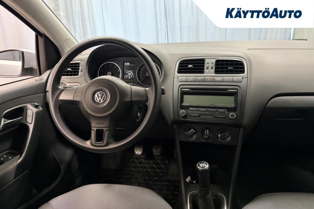 VOLKSWAGEN Polo 2010