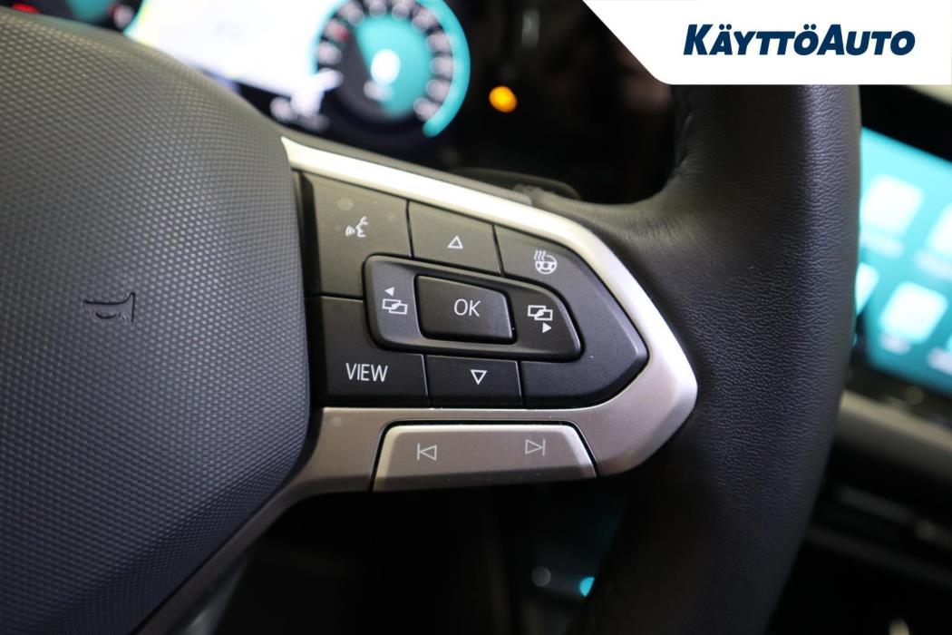 VOLKSWAGEN Golf 2023