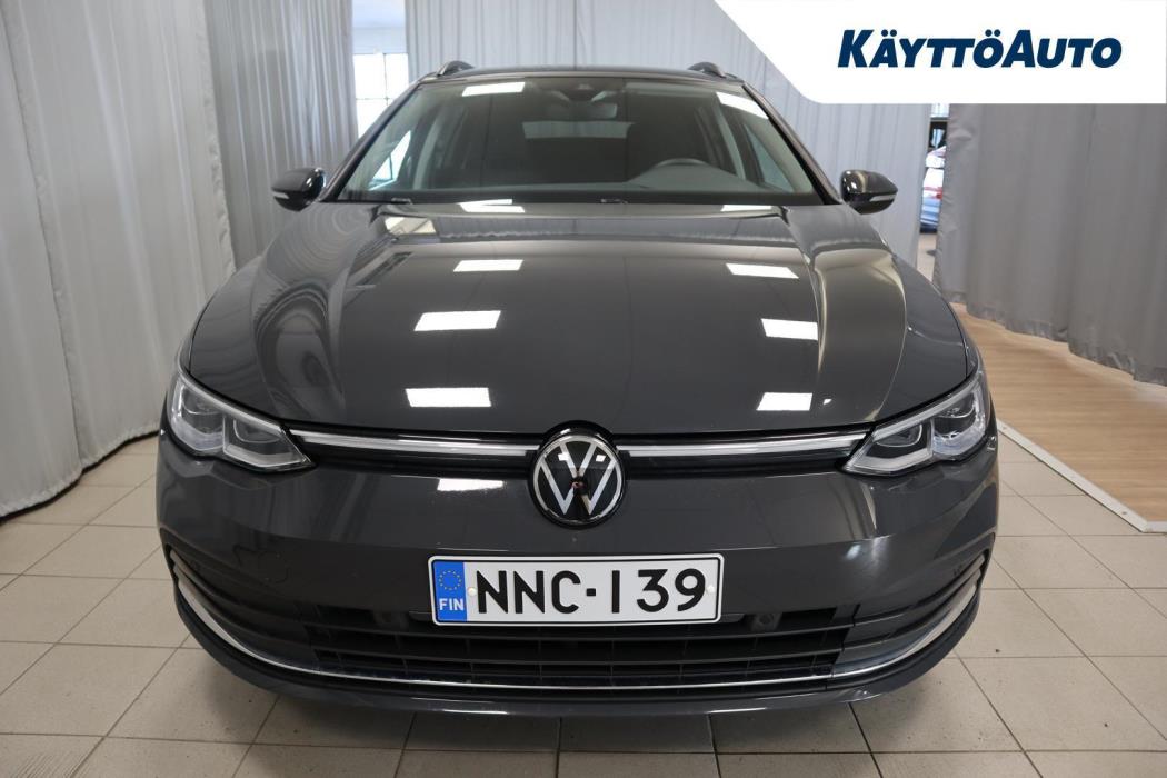 VOLKSWAGEN Golf 2023