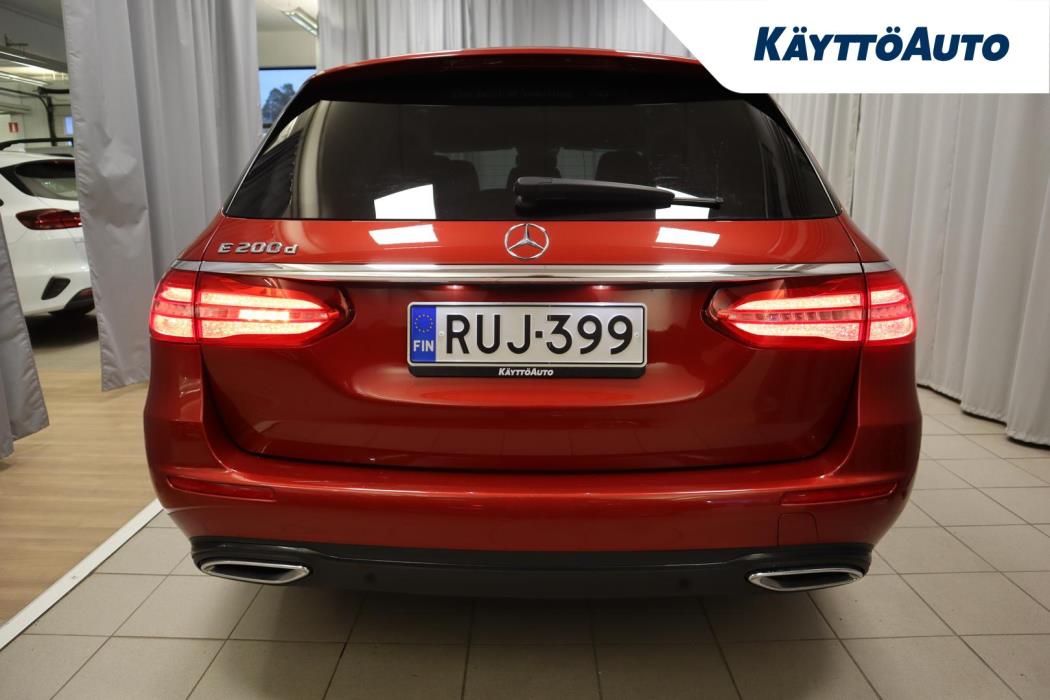 MERCEDES-BENZ E 2020