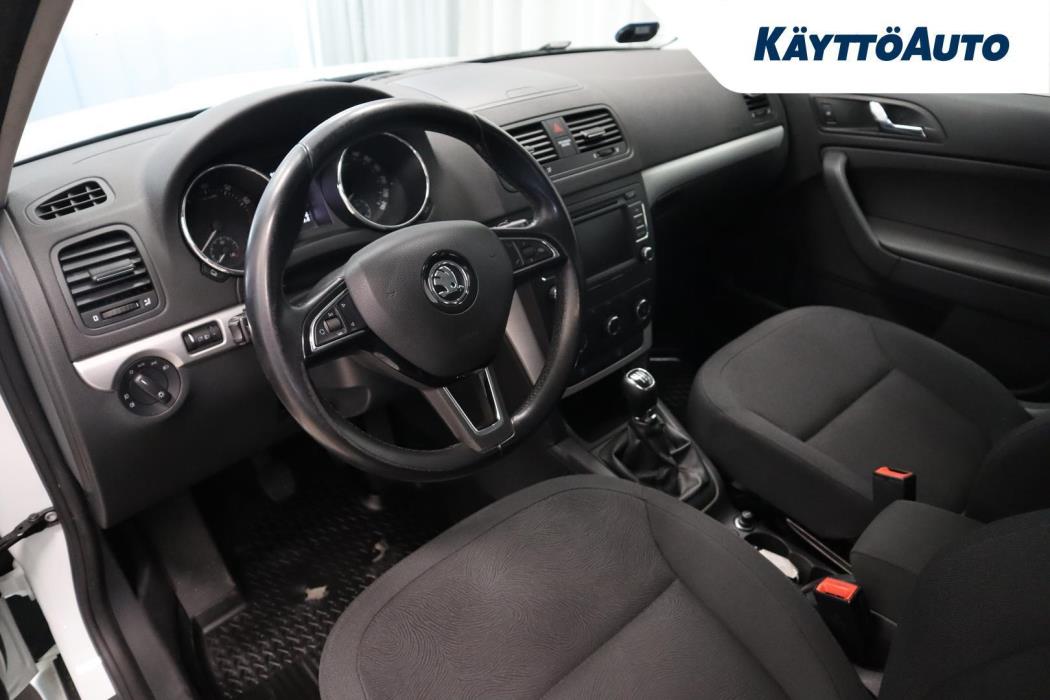 SKODA Yeti 2015