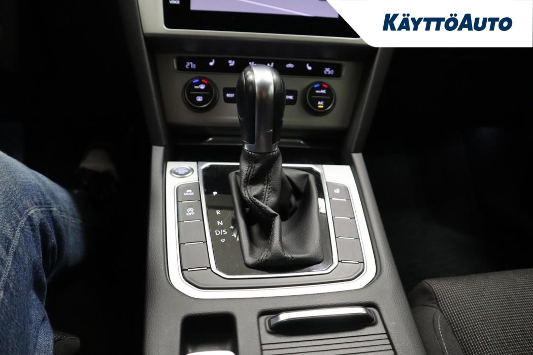 VOLKSWAGEN Passat 2019