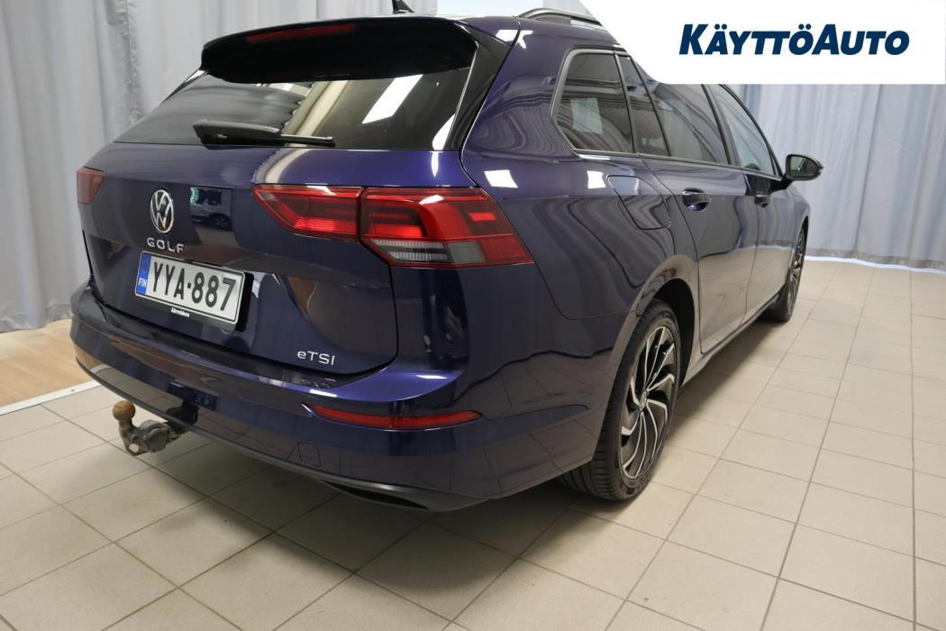 VOLKSWAGEN Golf 2023