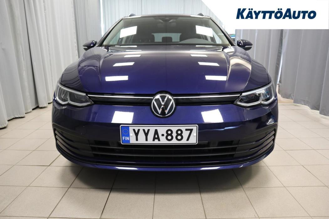 VOLKSWAGEN Golf 2023