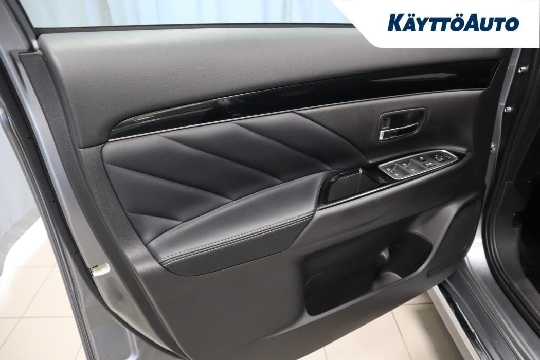 MITSUBISHI Outlander PHEV 2021