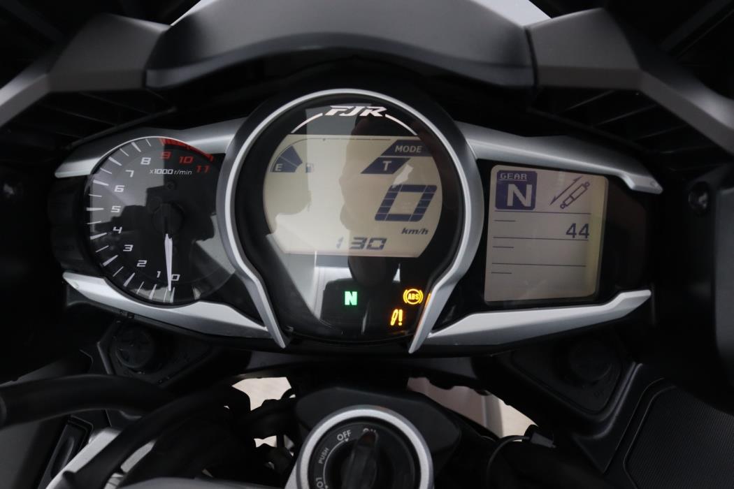 YAMAHA FJR 2015