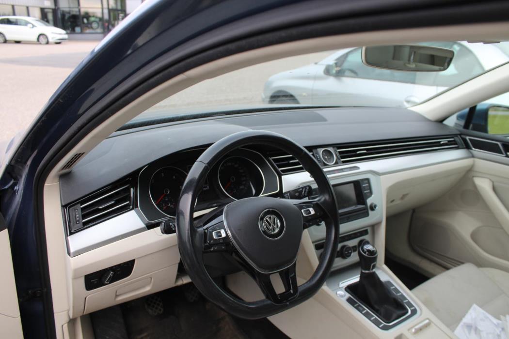 VOLKSWAGEN Passat 2015