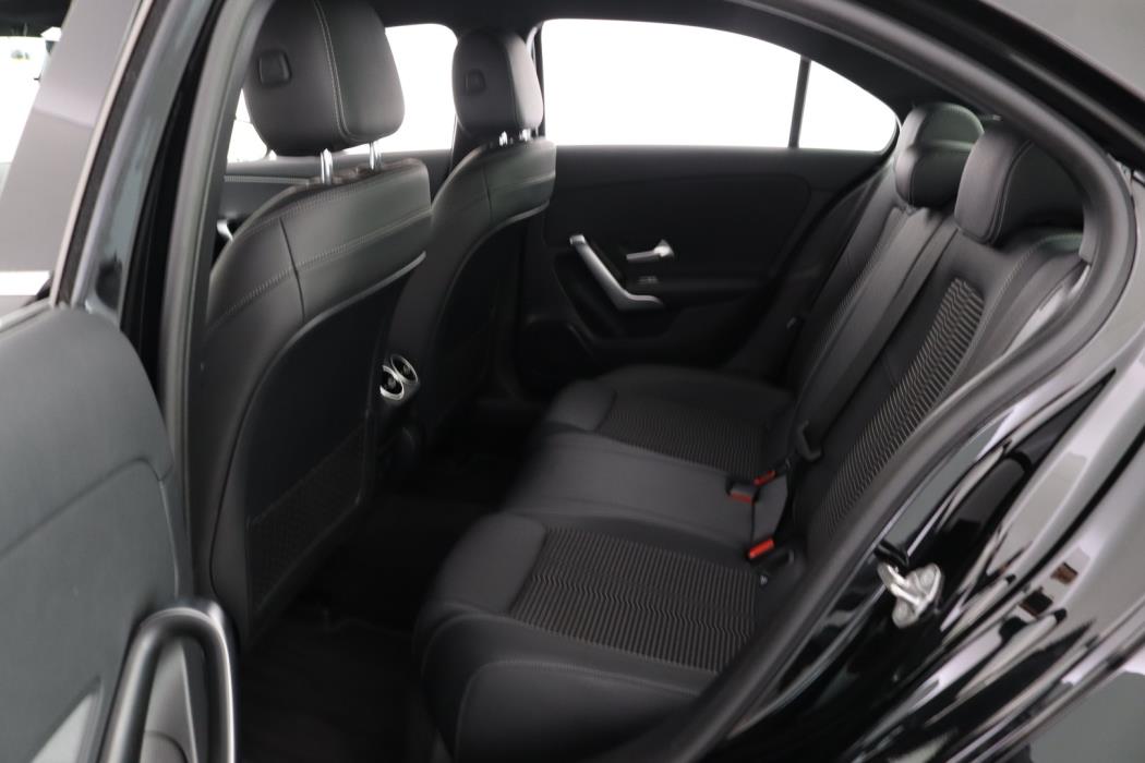 MERCEDES-BENZ A 2020