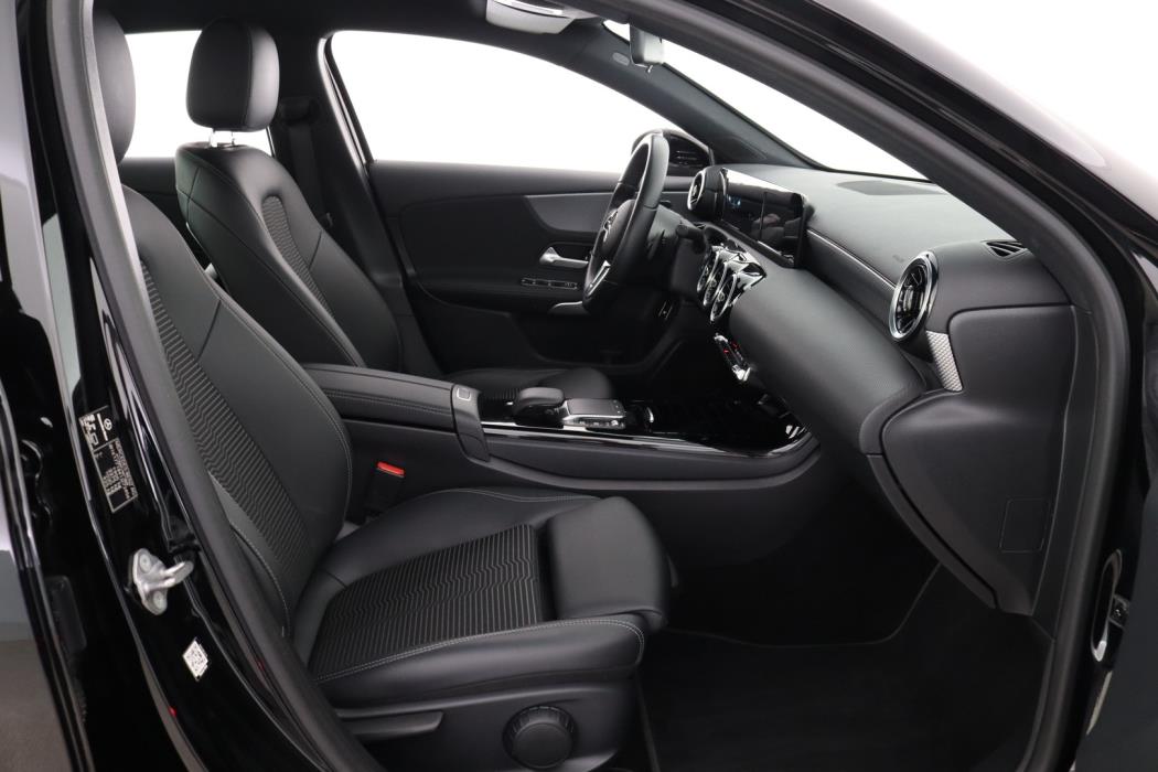 MERCEDES-BENZ A 2020