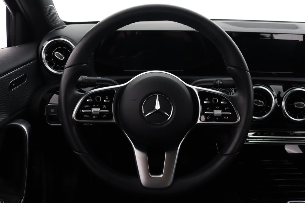MERCEDES-BENZ A 2020