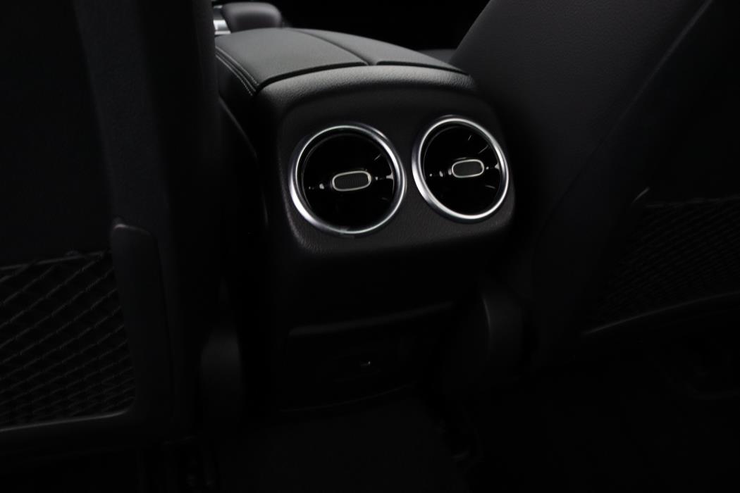 MERCEDES-BENZ A 2020
