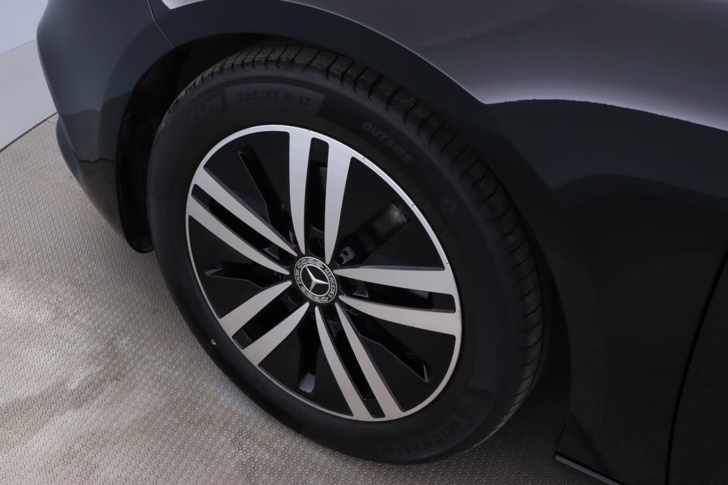 MERCEDES-BENZ A 2020