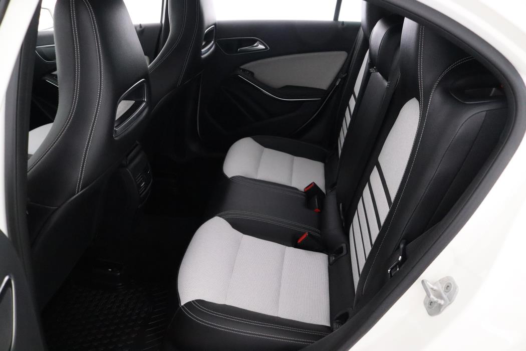 MERCEDES-BENZ A 2014