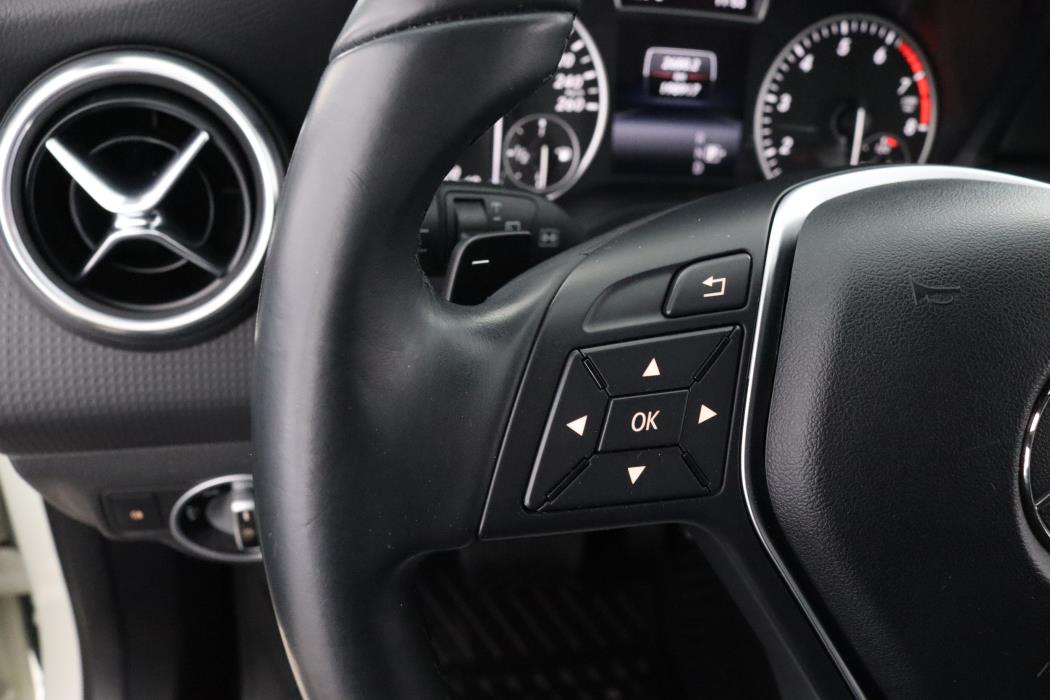 MERCEDES-BENZ A 2014