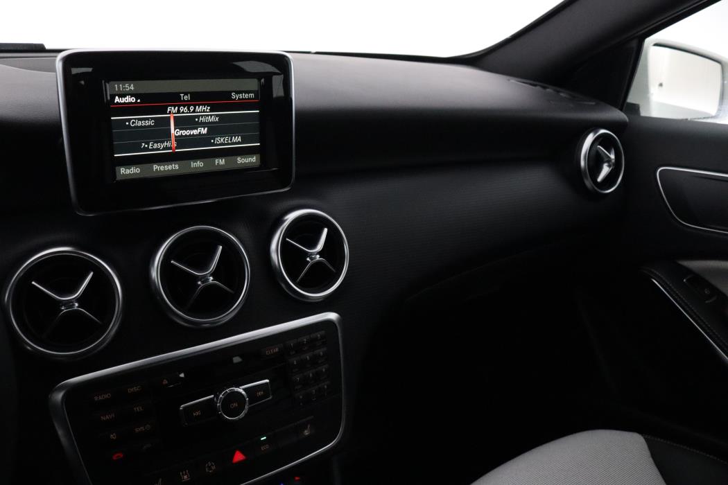 MERCEDES-BENZ A 2014