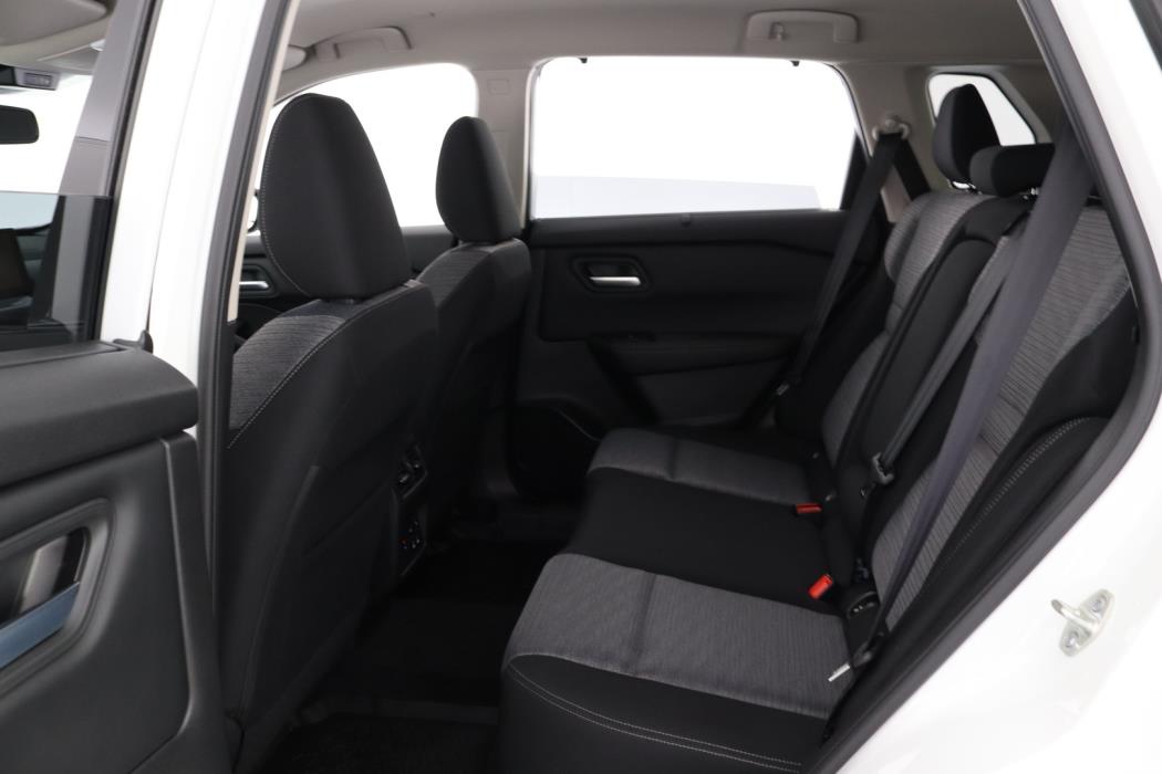 NISSAN X-Trail 2025