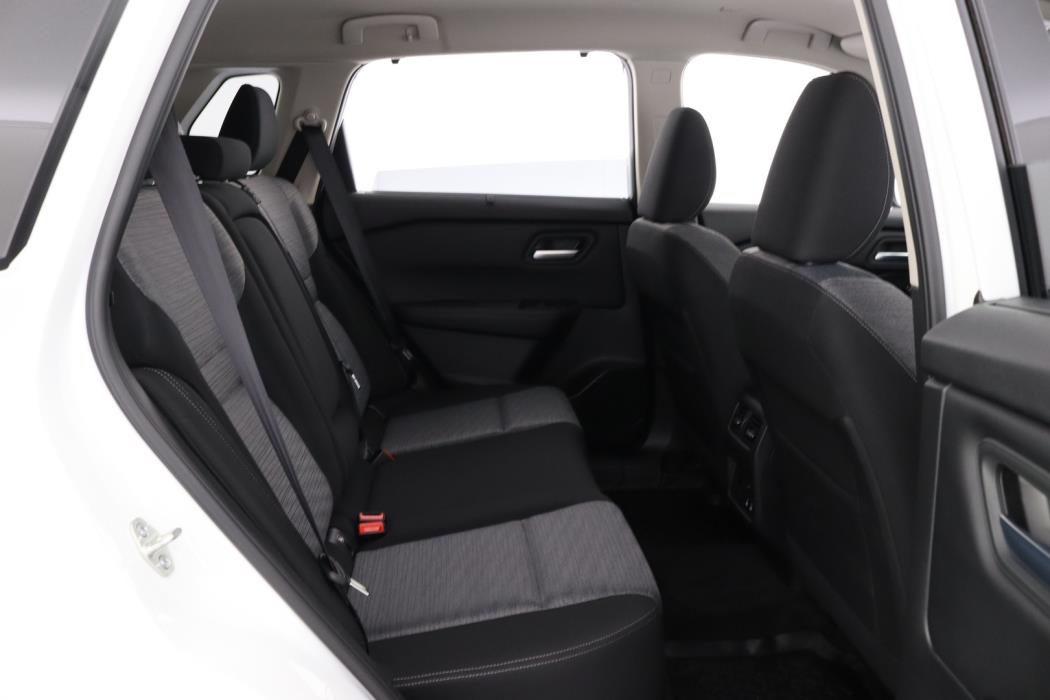 NISSAN X-Trail 2025