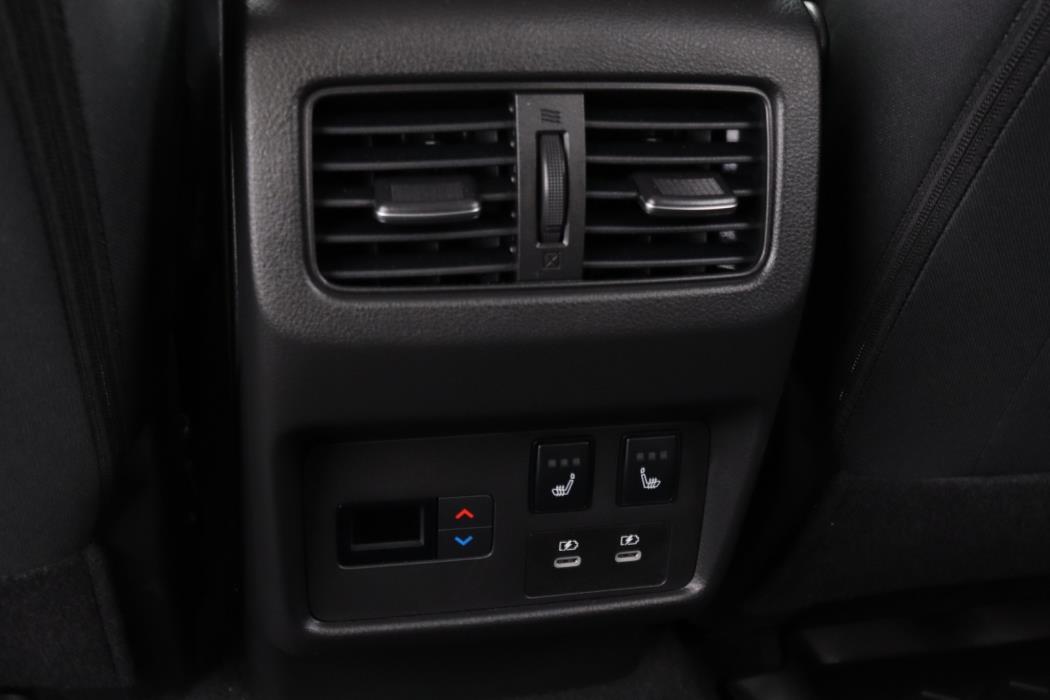 NISSAN X-Trail 2025