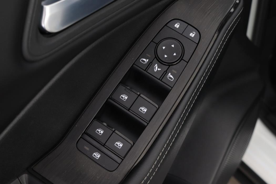 NISSAN X-Trail 2025