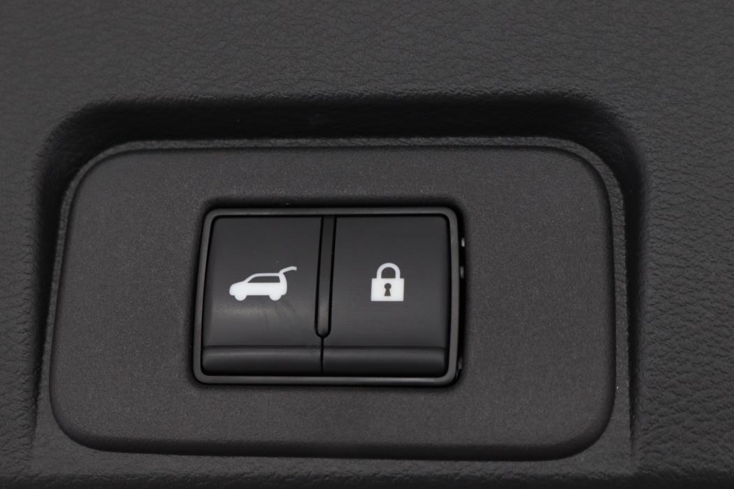 NISSAN X-Trail 2025