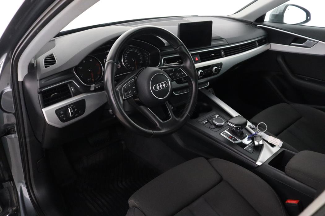 AUDI A4 2016