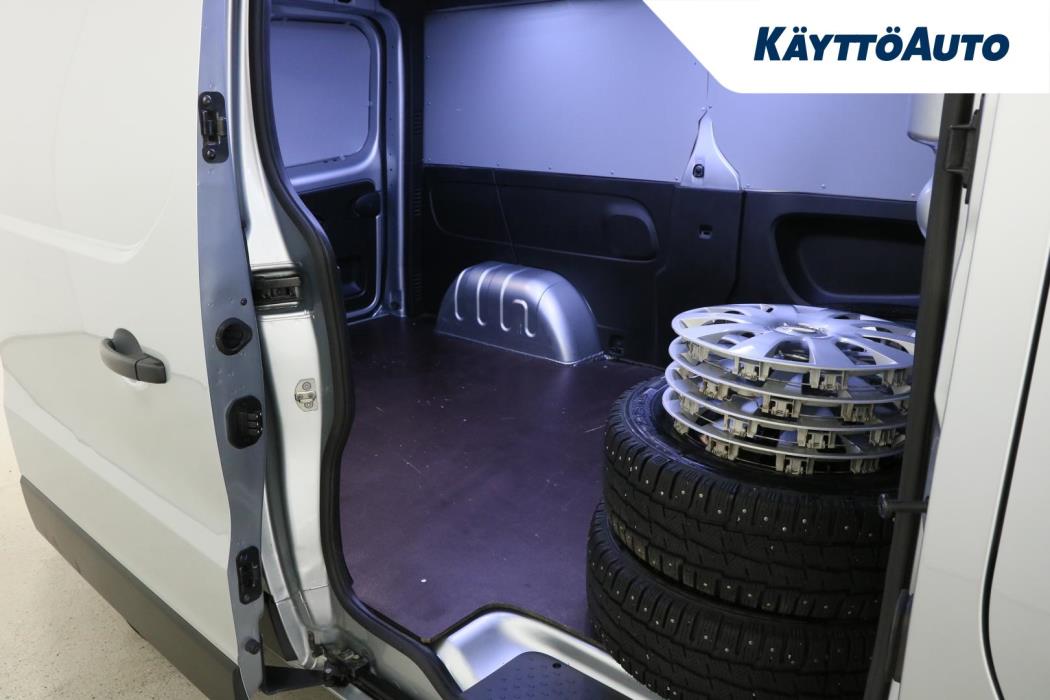 NISSAN Primastar 2023