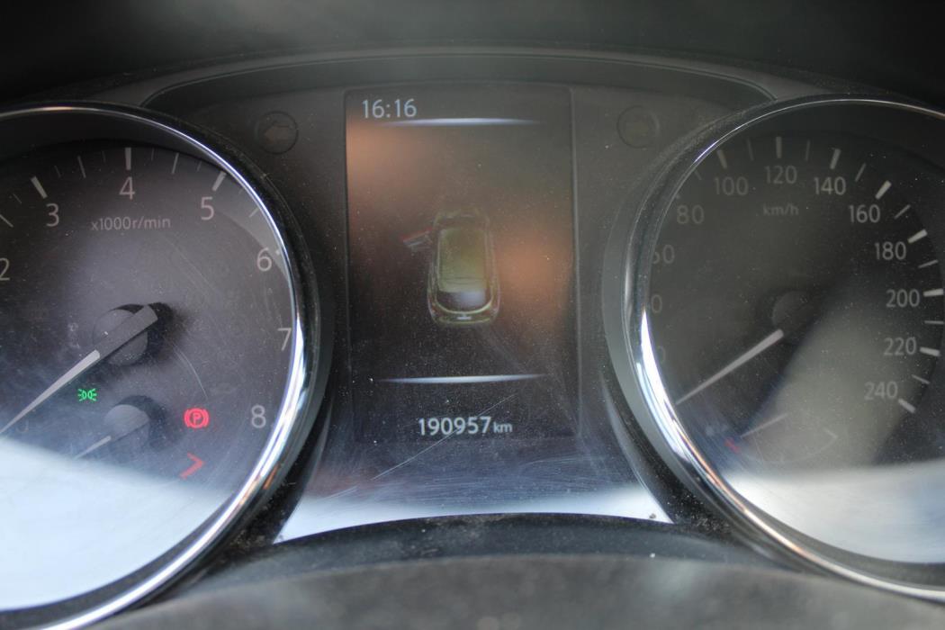 NISSAN Qashqai 2015
