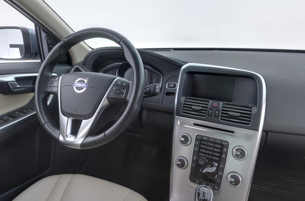 VOLVO XC60 2017