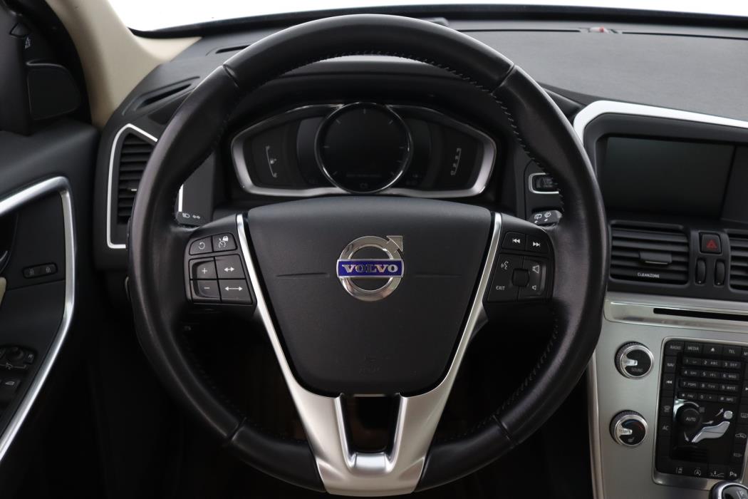 VOLVO XC60 2017
