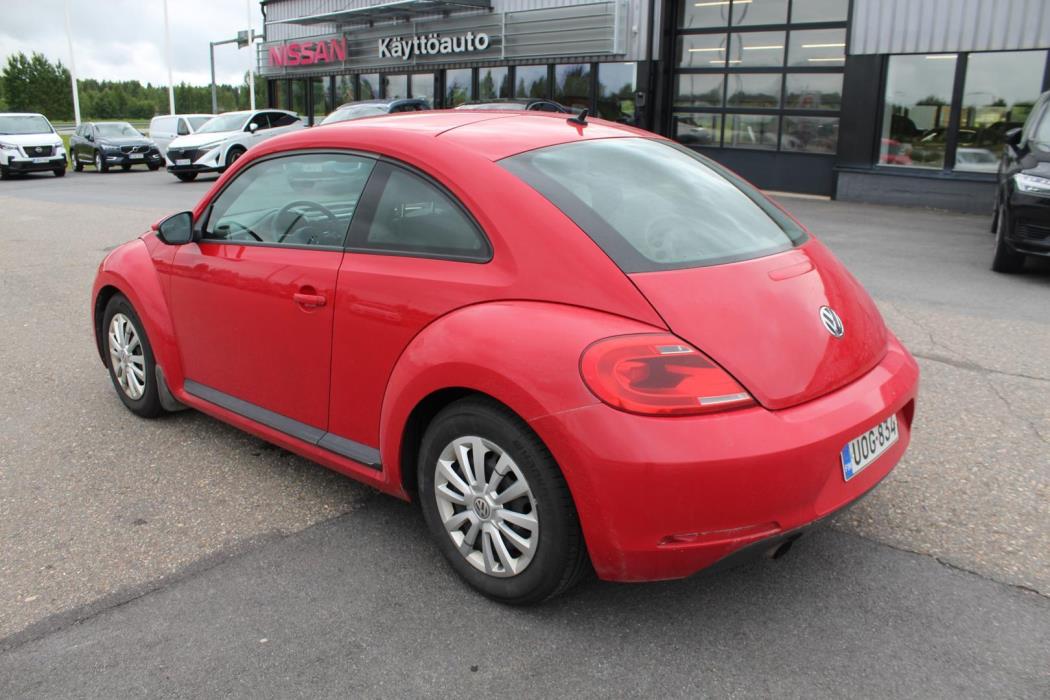 VOLKSWAGEN Beetle 2012