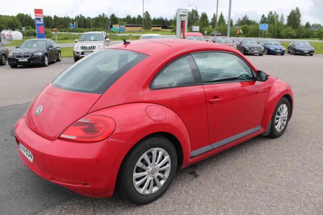 VOLKSWAGEN Beetle 2012