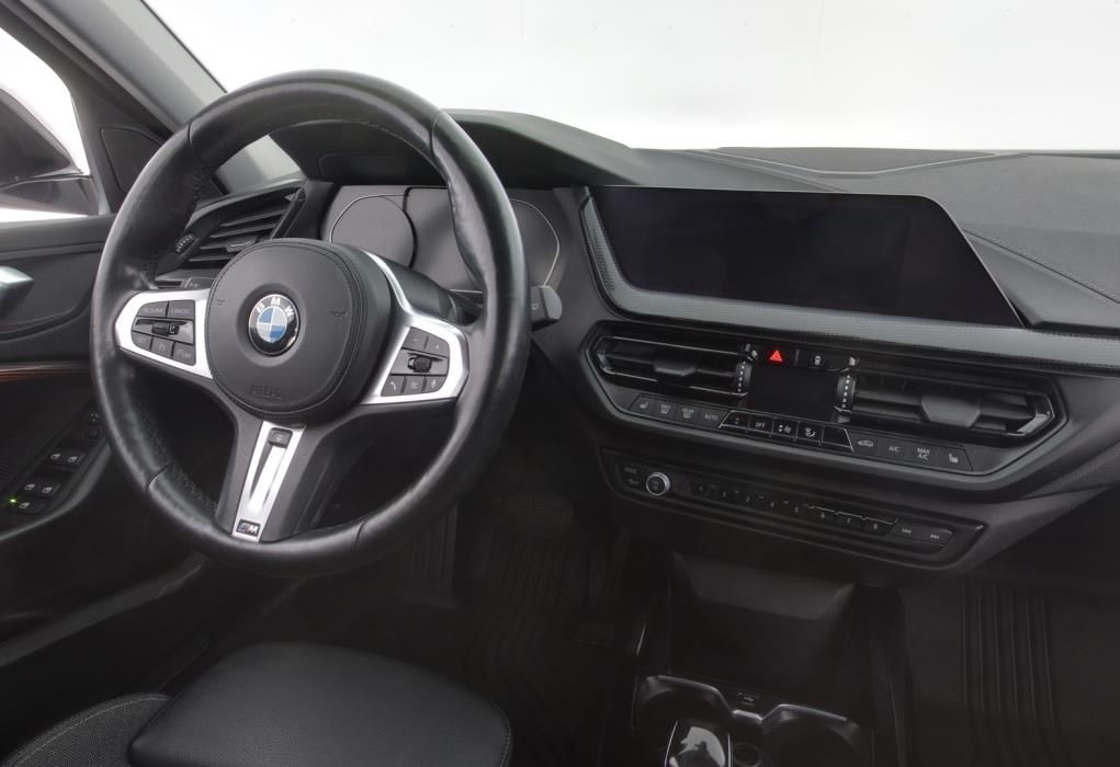 BMW 118 2021