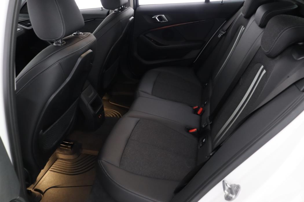 BMW 118 2021