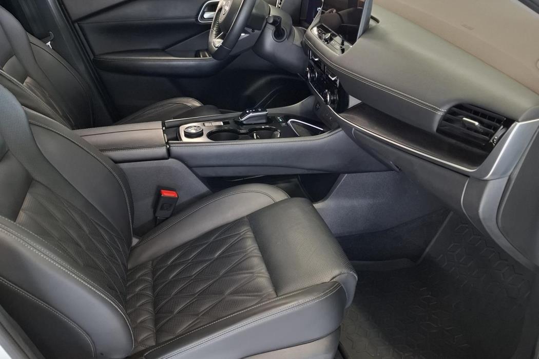 NISSAN X-Trail 2024