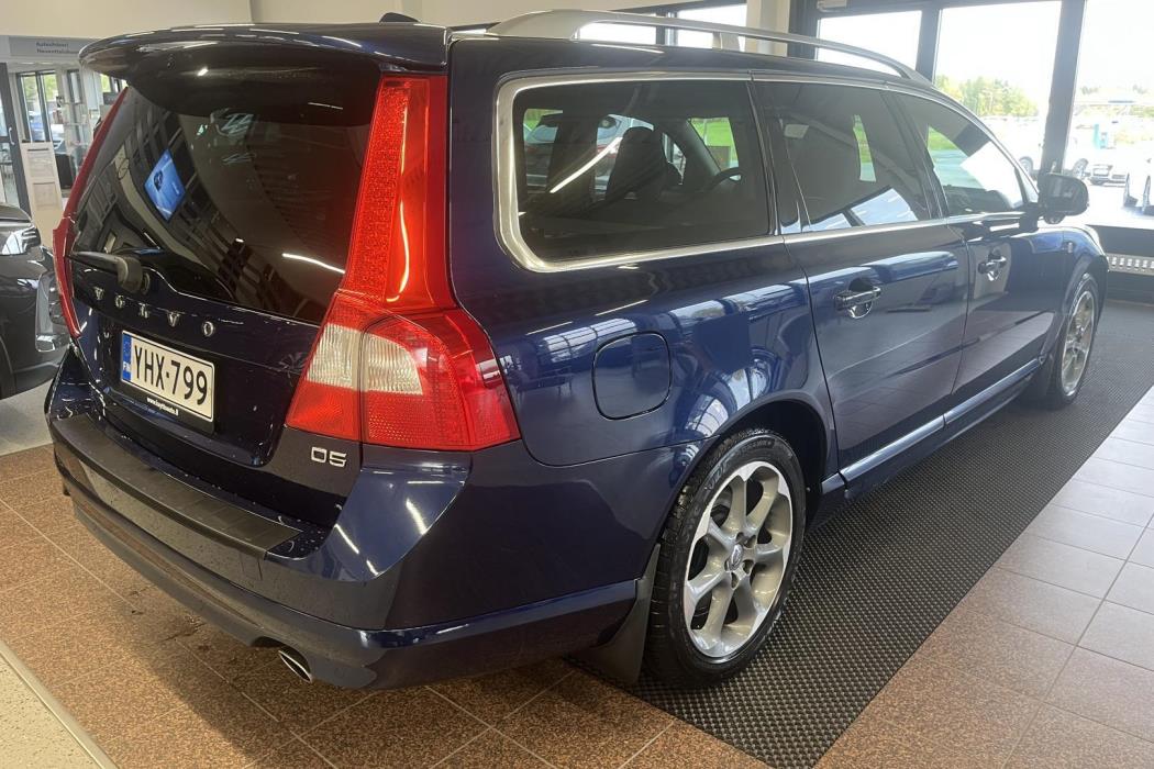 VOLVO V70 2012