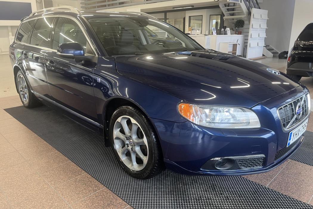 VOLVO V70 2012