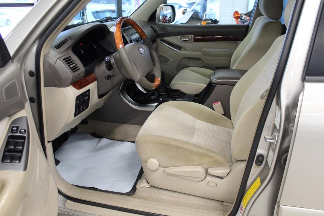 TOYOTA Land Cruiser 2004