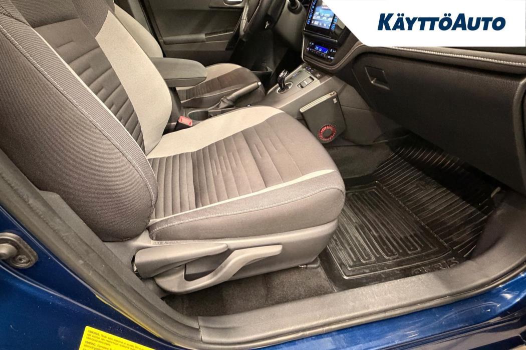 TOYOTA Auris 2015