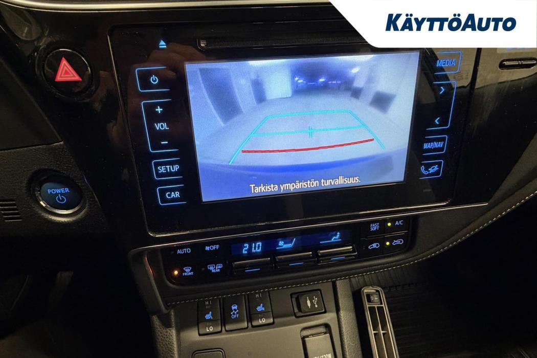 TOYOTA Auris 2015