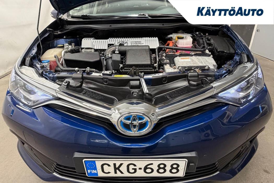 TOYOTA Auris 2015