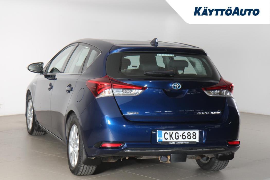 TOYOTA Auris 2015
