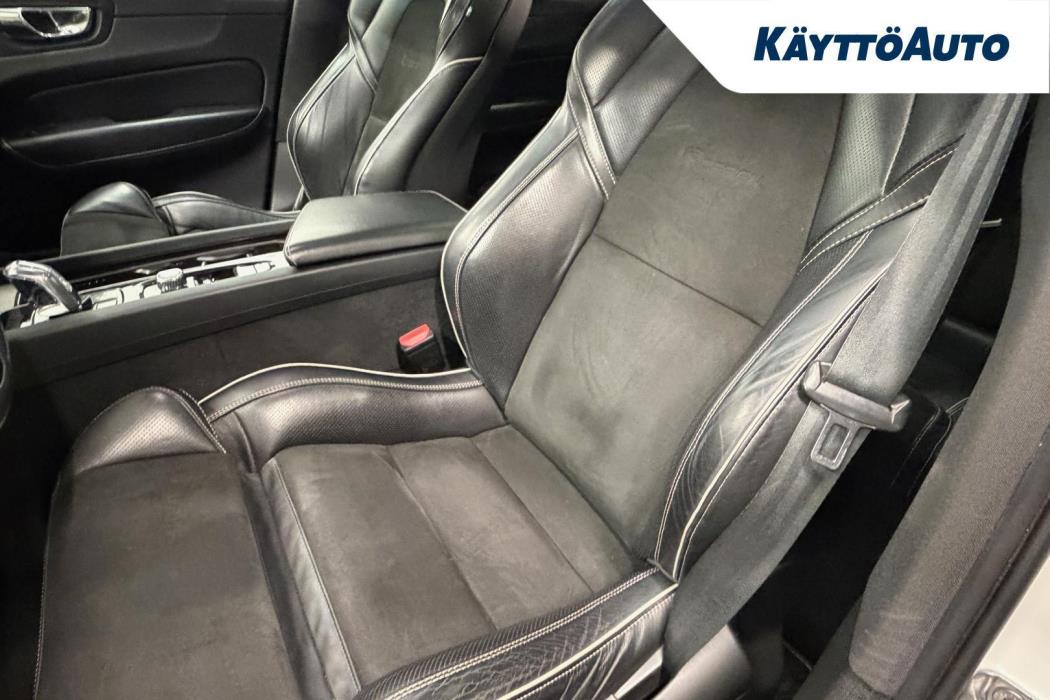 VOLVO XC60 2018