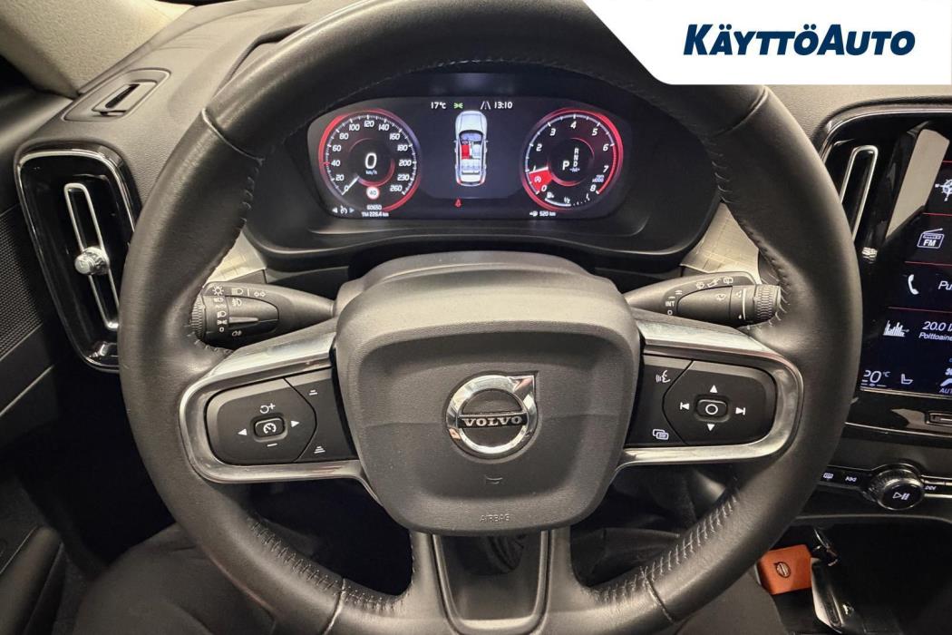 VOLVO XC40 2019