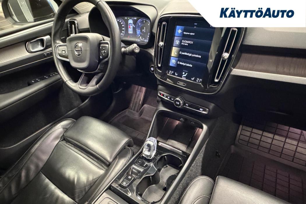 VOLVO XC40 2020