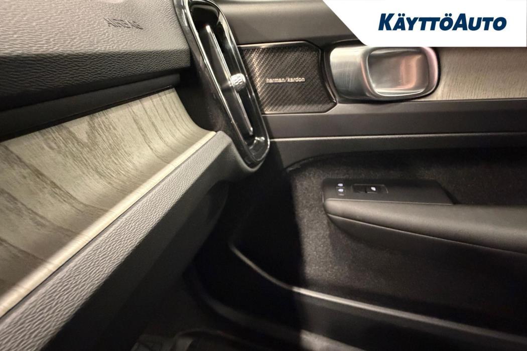 VOLVO XC40 2020