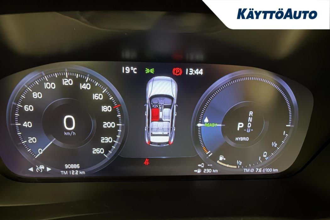 VOLVO XC40 2020